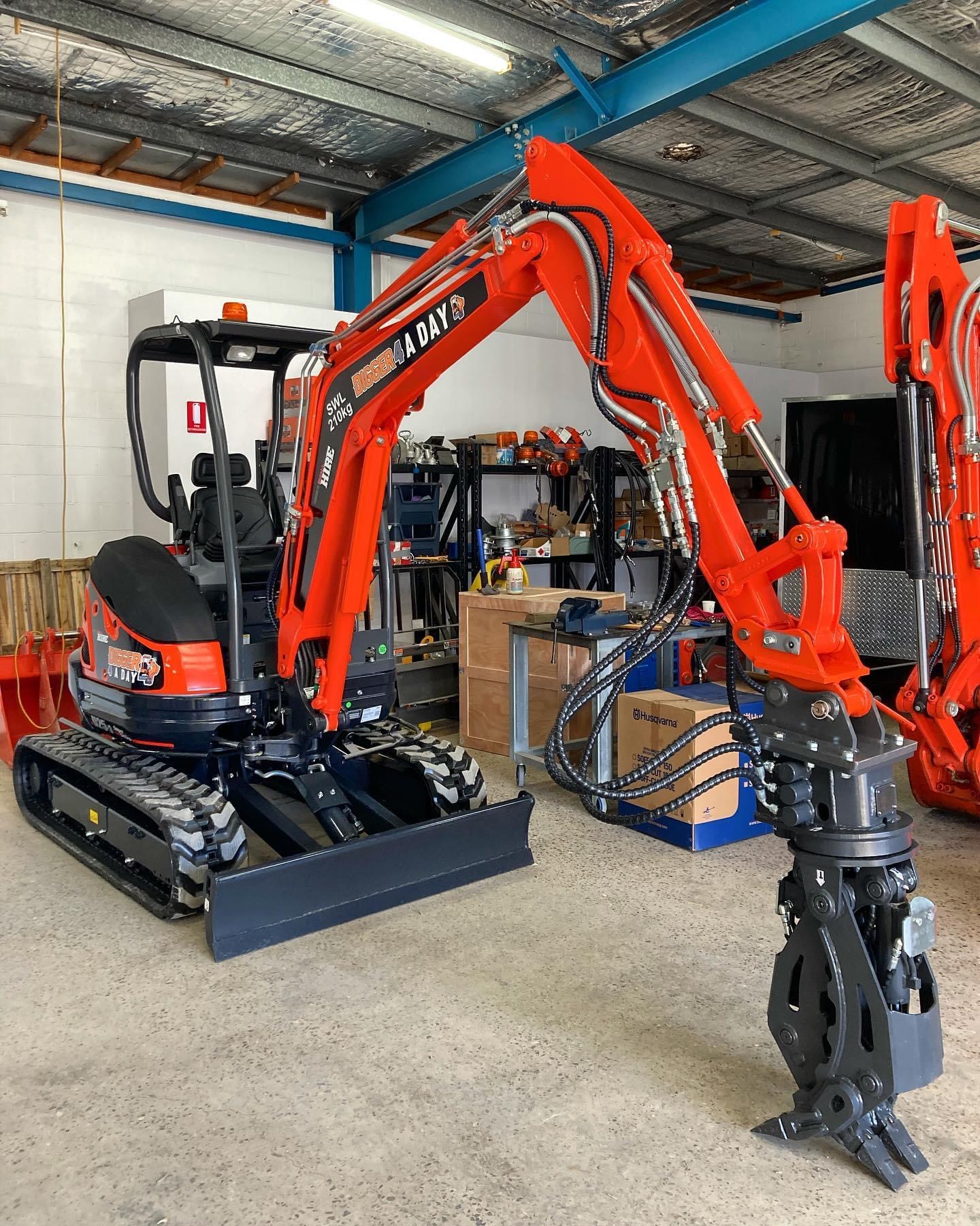 Daehan Rotating Multi Grapples - Image 2